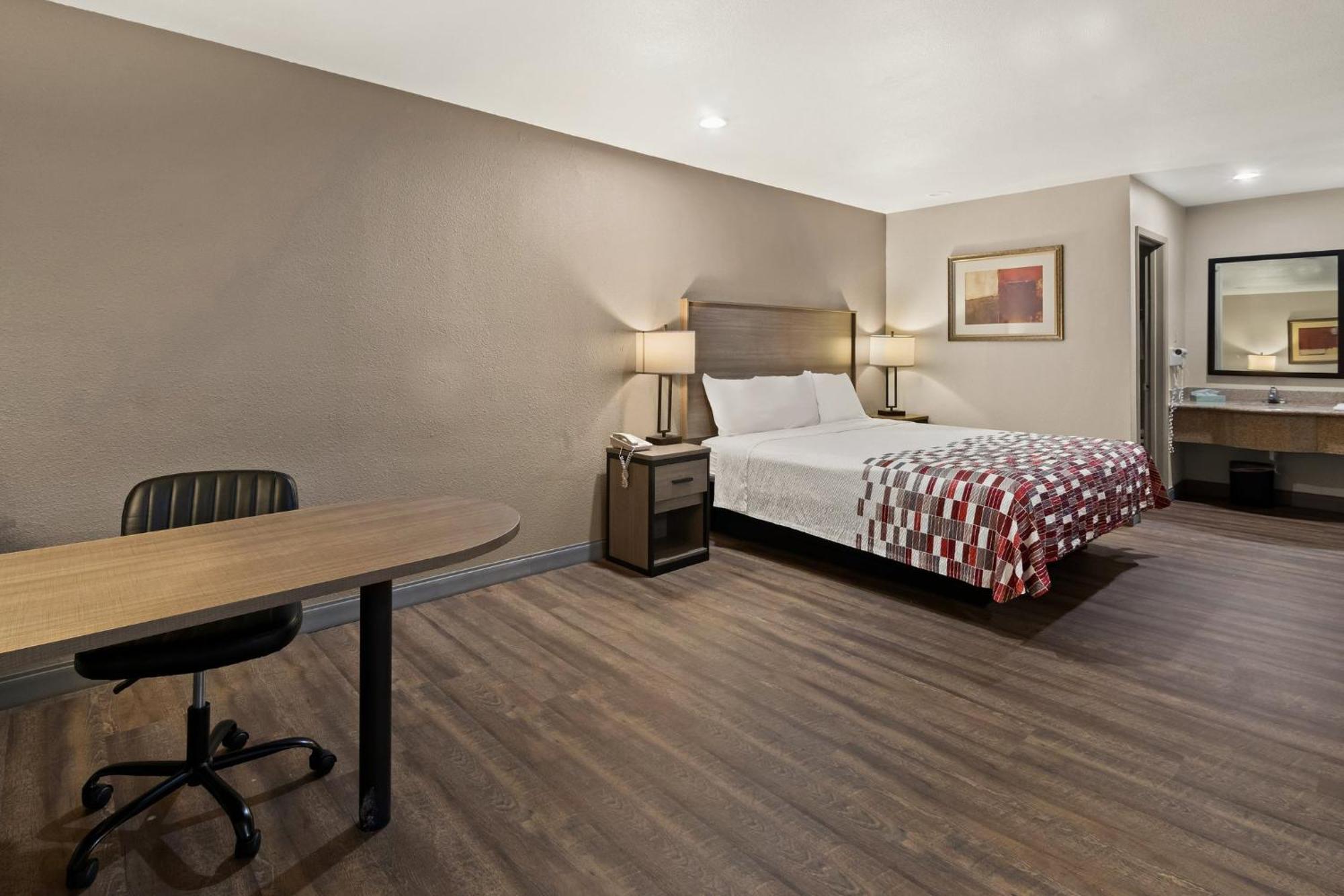 Red Roof Inn & Suites Irving - Dfw Airport South Kültér fotó