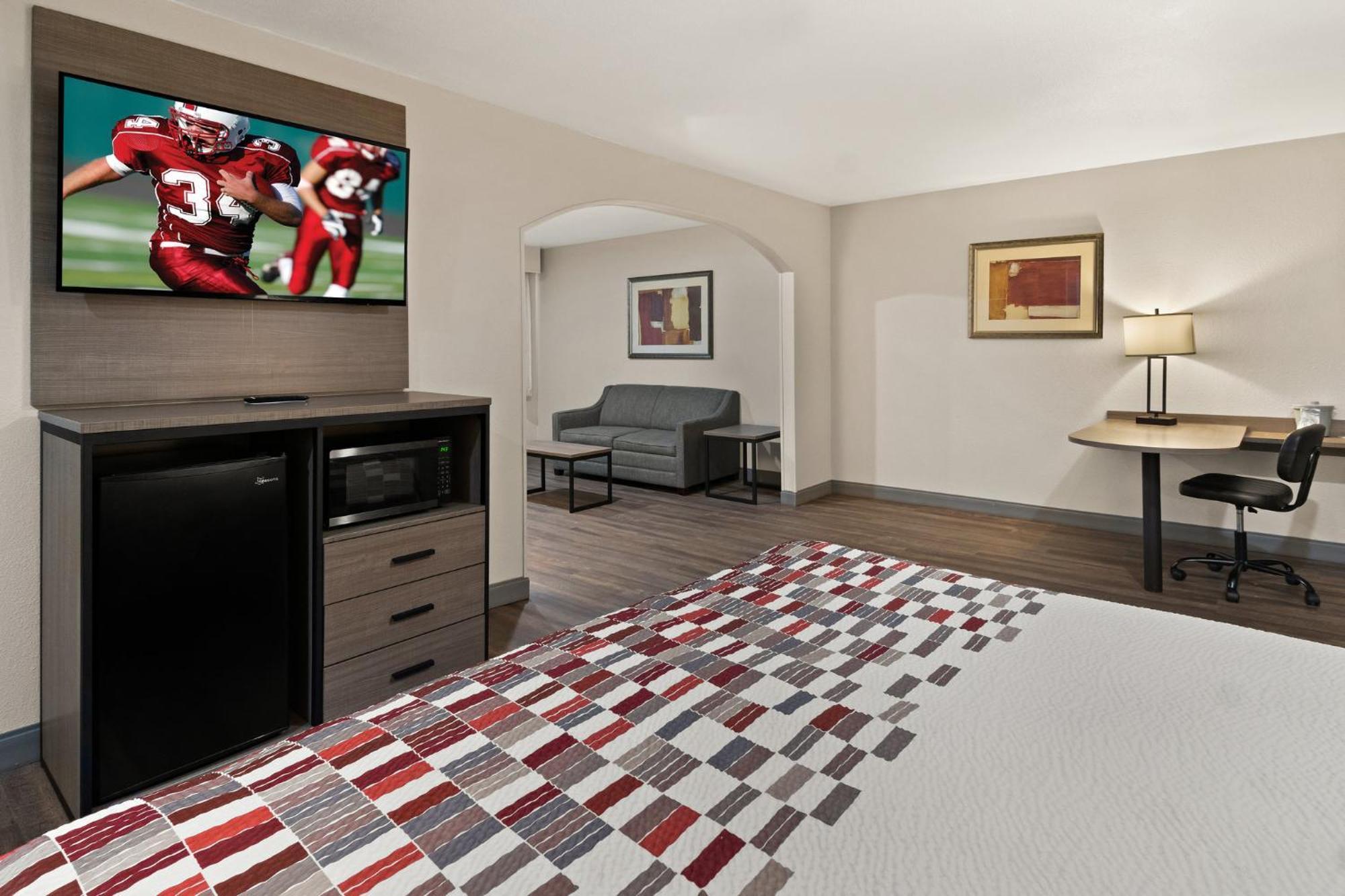 Red Roof Inn & Suites Irving - Dfw Airport South Kültér fotó