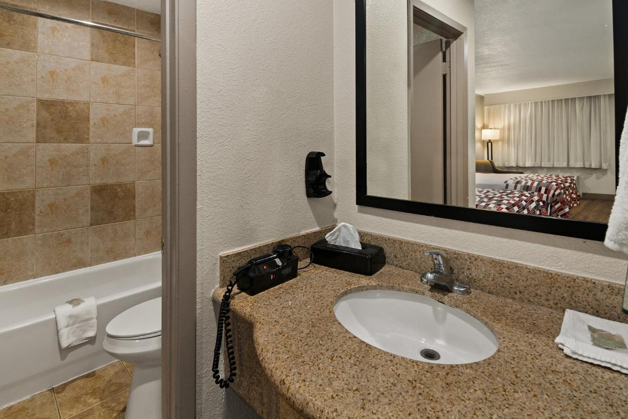 Red Roof Inn & Suites Irving - Dfw Airport South Kültér fotó