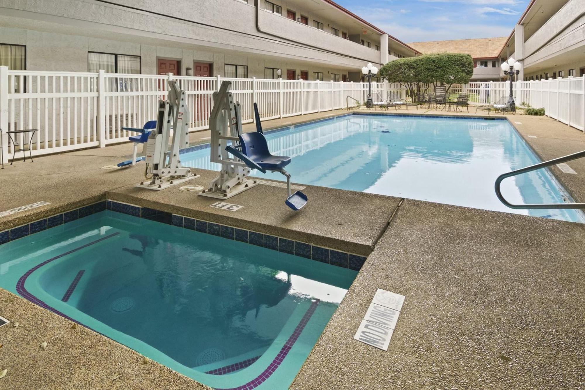 Red Roof Inn & Suites Irving - Dfw Airport South Kültér fotó
