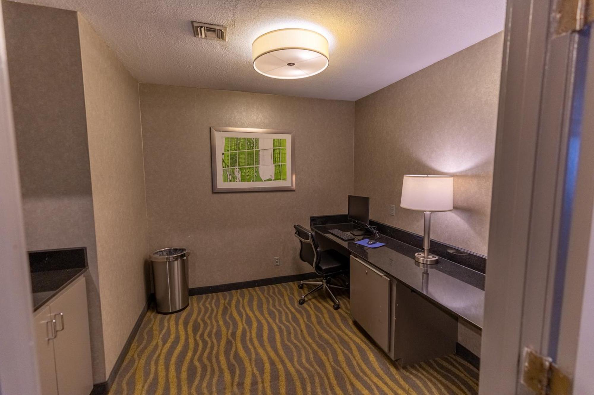 Red Roof Inn & Suites Irving - Dfw Airport South Kültér fotó